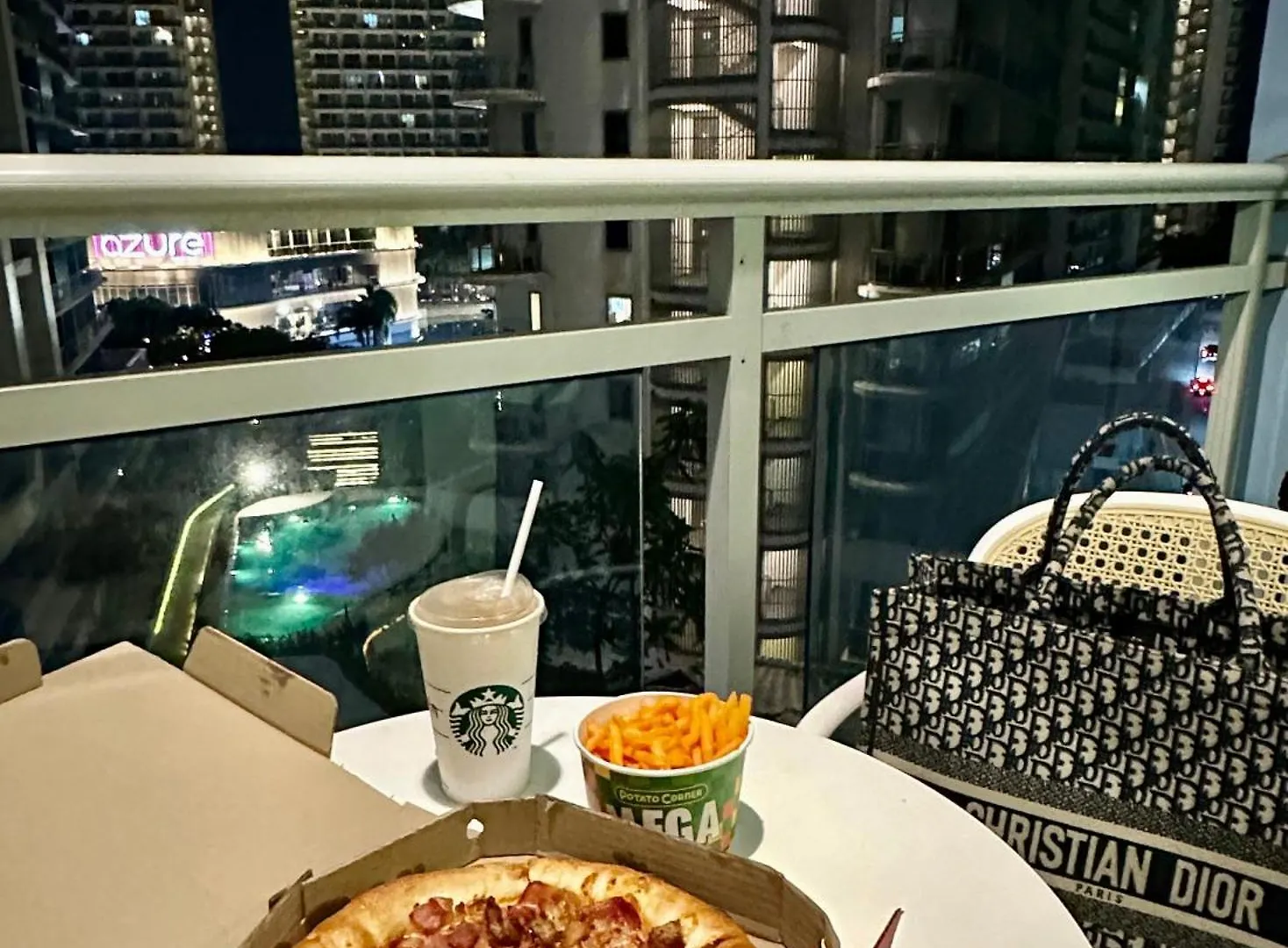 Sparkle Luxury Suites Taguig Resort